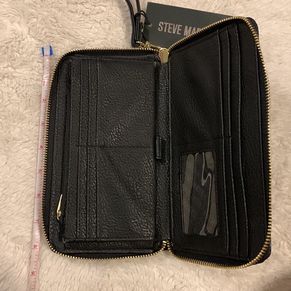 STEVEN MADDEN WRISTLET. - Picture 4 of 6
